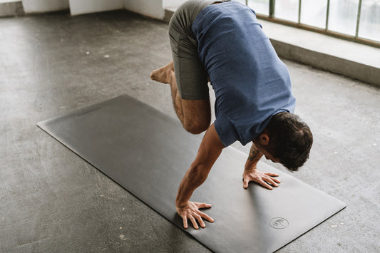 Die KrΓ€he im Yoga