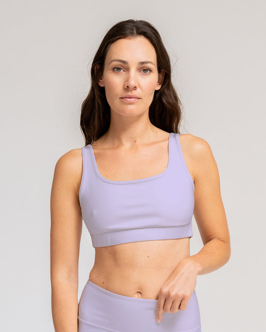 Violetta - Model Produktshot Front in Yoga Bra