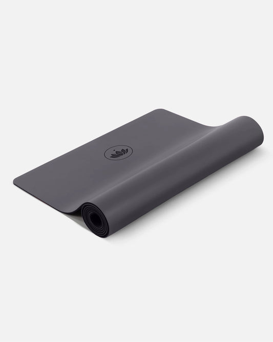 Anthrazit - Anthracite Yogamatte PURE halb aufgerollt, Ansicht Oberfläche | Lotuscrafts