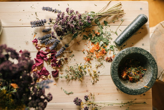 Ayurveda im Frühling: Detox, Ernährung und Yoga für neue Energie