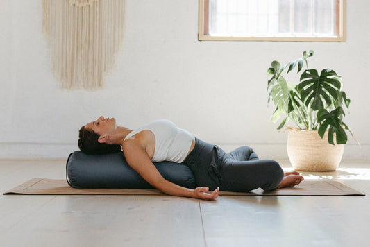 Yoga für dein Nervensystem: 3 entspannende Yogaübungen