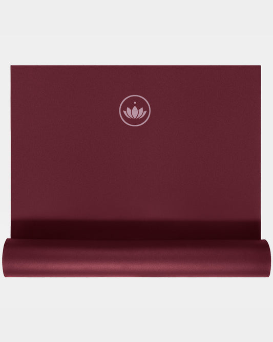 Dark Cranberry - Arise Yogamatte aus Naturkautschuk halb ausgerollt topview| Lotuscrafts