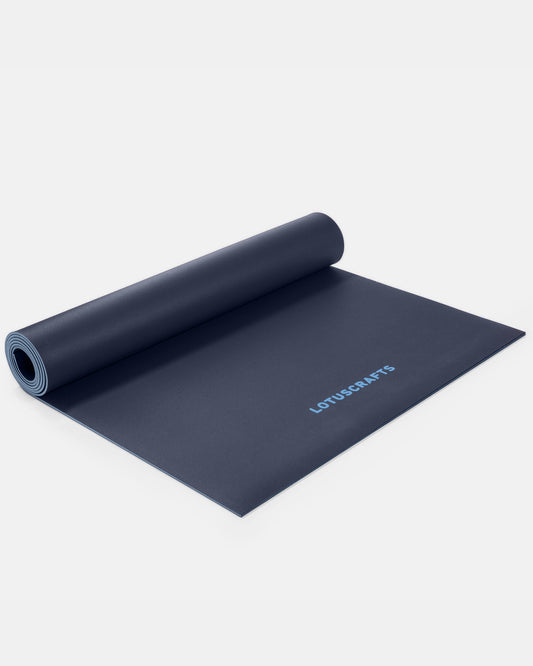 Midnight Blue - Arise Yogamatte aus Naturkautschuk ausgerollt sideview | Lotuscrafts