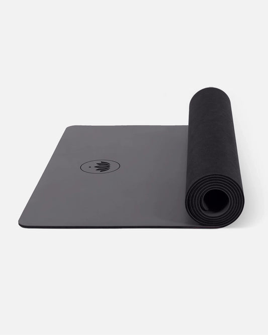 Anthrazit - Anthracite Yogamatte PURE halb aufgerollt, seitlich Ansicht | Lotuscrafts