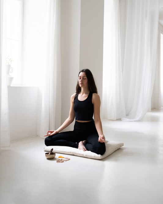 Indigo Dust Königsblau Royal Blue Aubergine Natur Nature Bordeaux Anthrazit Anthracite Indigo Paisley Sunset Paisley Black Schwarz Marine Blue Navy Blue Light Taupe Balsam Green Schwarz Black 7 cm 4 cm