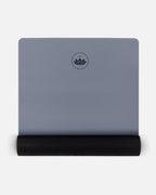 Indigo Dust - Yogamatte PURE halb aufgerollt, Ansicht von oben | Lotuscrafts