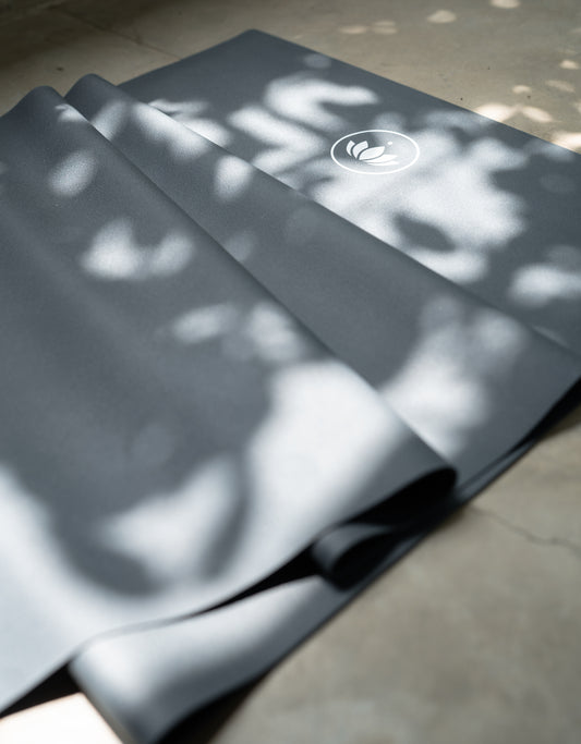 Graphite Indigo Dust Wild Ginger Azure Blue Oil Green Light Taupe Balsam Green